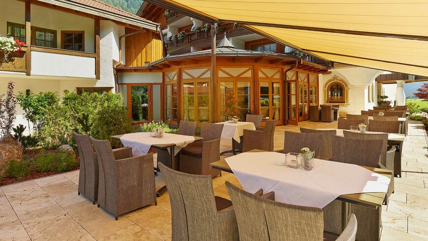 Lounge bar – Alpeiner Nature Resort Tirol